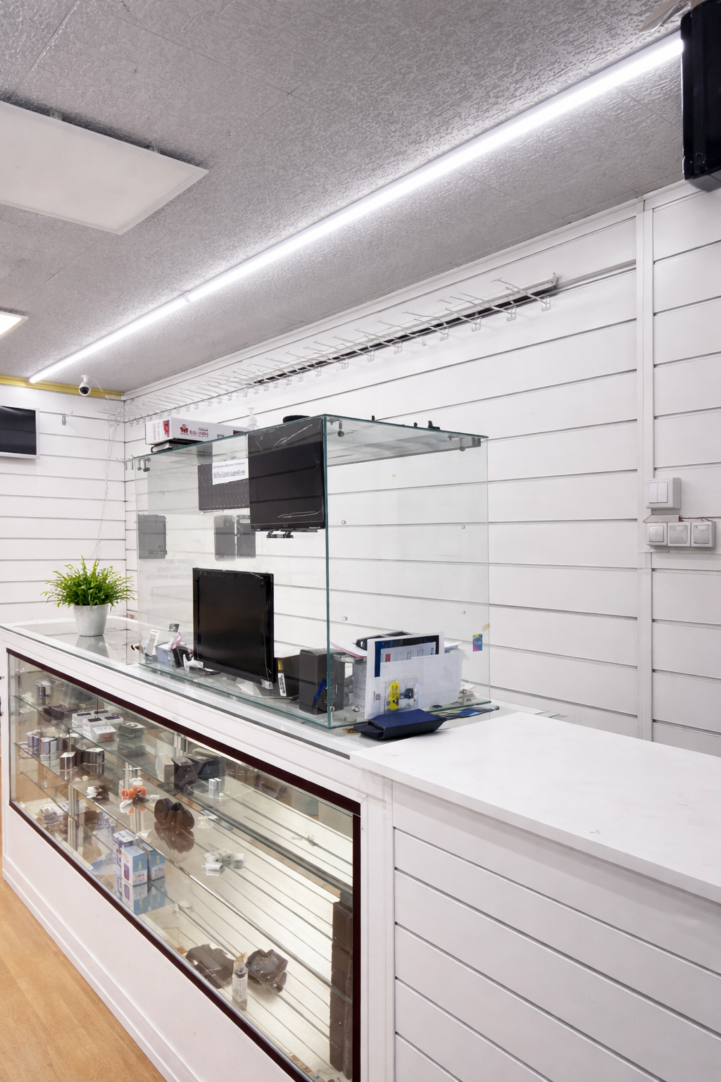 Local commercial - 15 ème - 16 m2  - photo 3